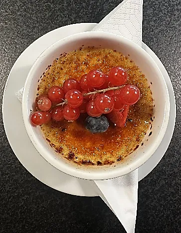 Crème brûlée – Custard with a caramelised sugar crust