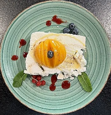 Meringa – Meringue and ice cream cake