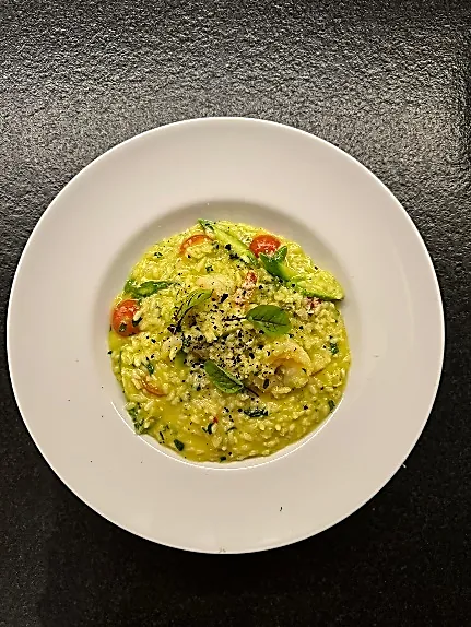 Risotto con gamberetti e asparagi – Rice, shrimps, cherry tomatoes, asparagus, saffron, parmesan
